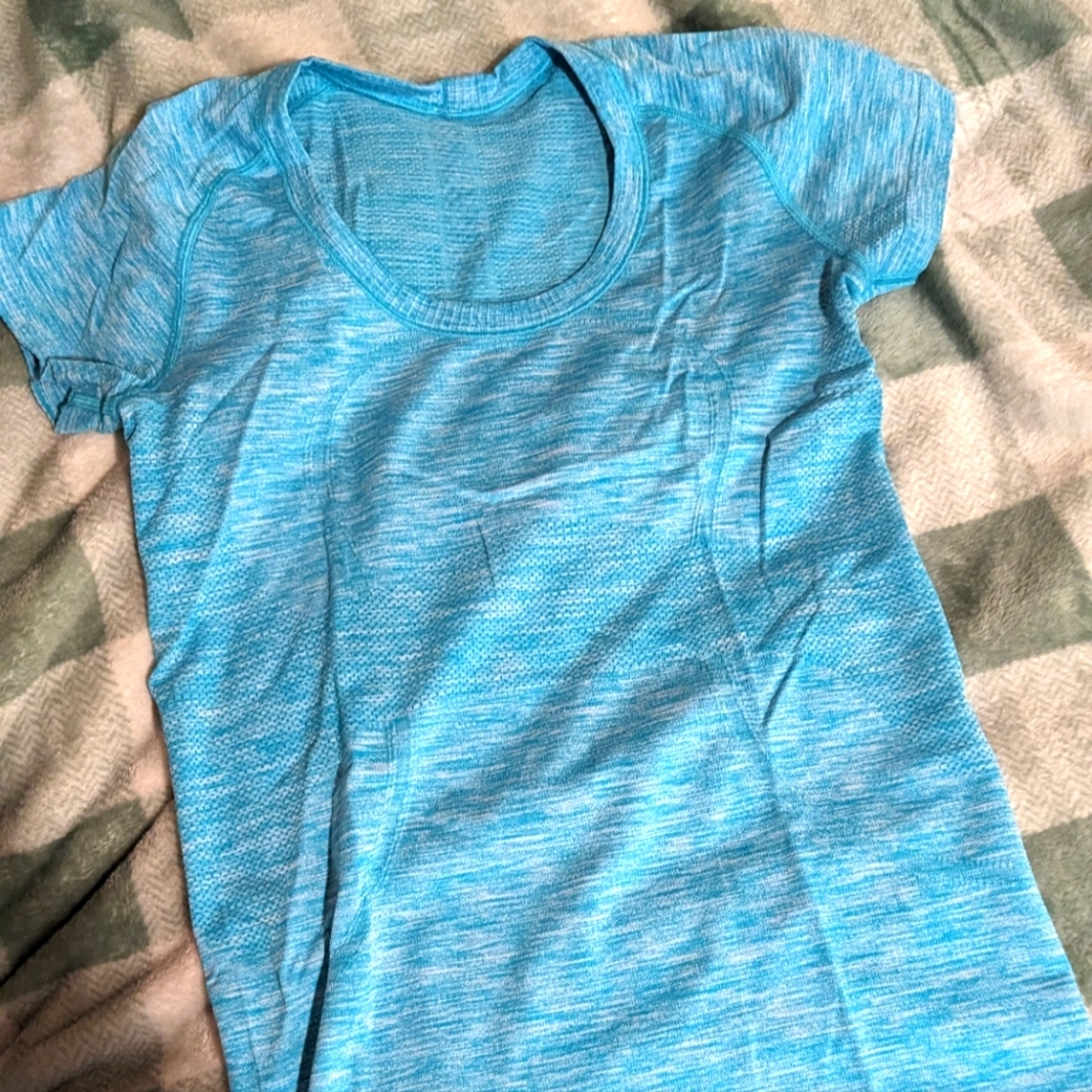 Lululemon teal swiftly shirt